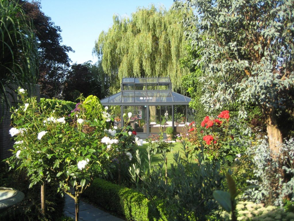 Orangerie d'agrément dans le jardin - Coloris gris - Structure aluminium